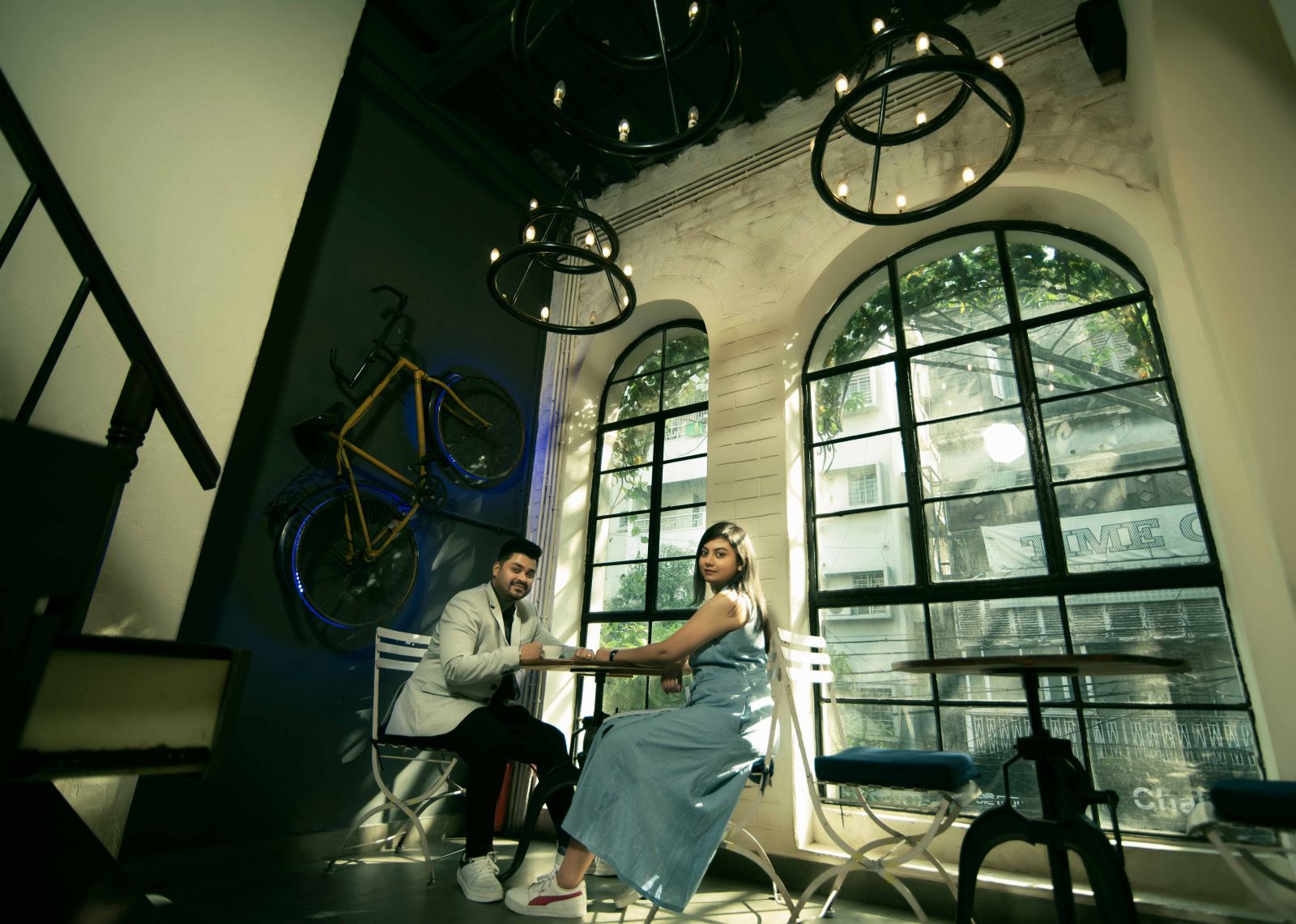 Pre wedding in Kolkata cafe